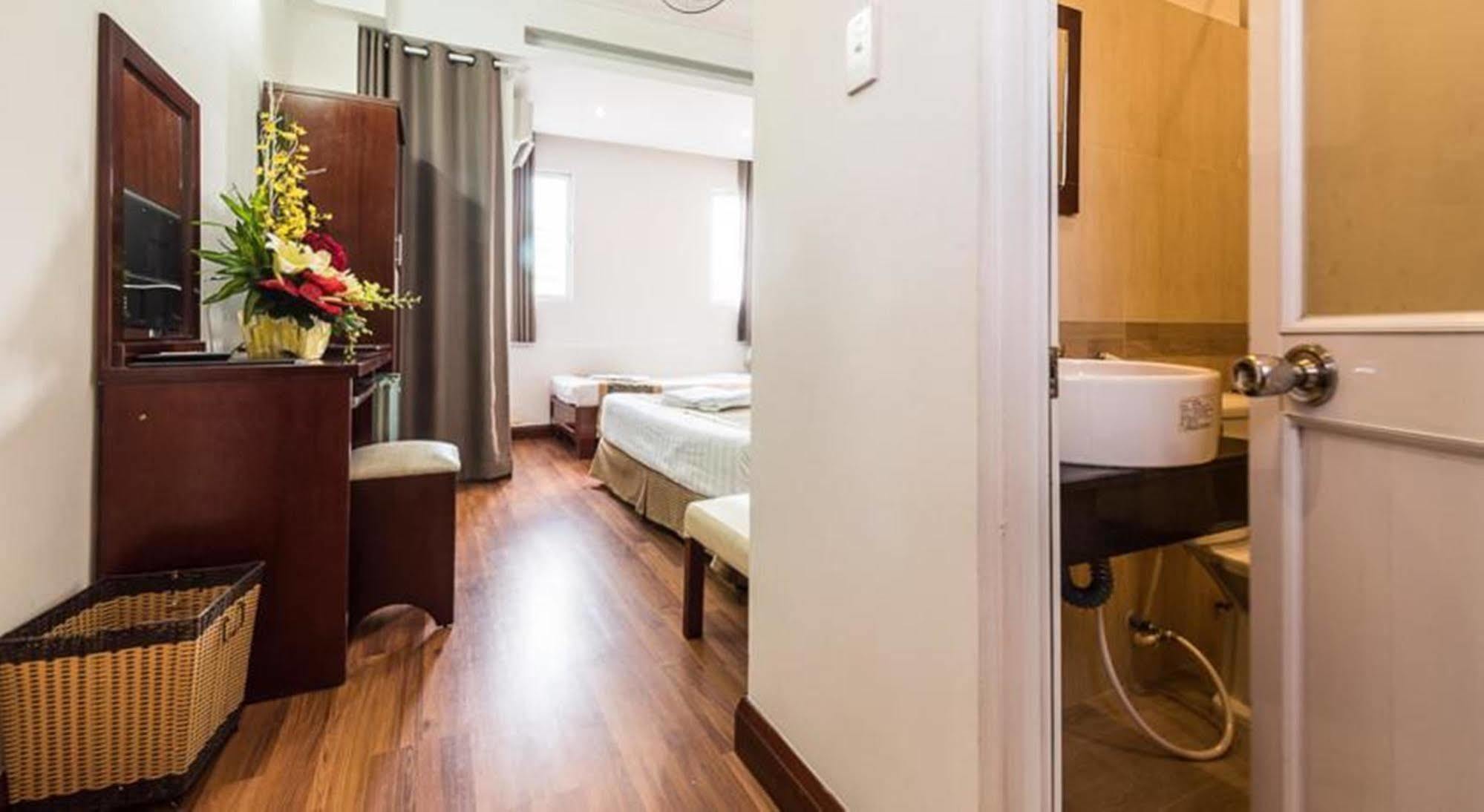 Saigon Odyssey Hotel - The Art Хошимин Екстериор снимка